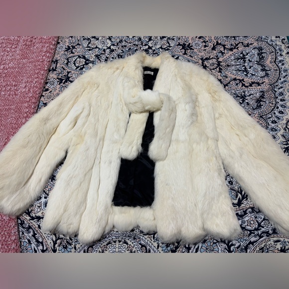 100% Rabbit Fur Coat - Picture 3 of 7